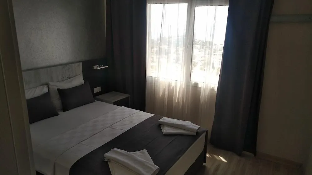 Baris Suite Hotel Kusadası 2*,